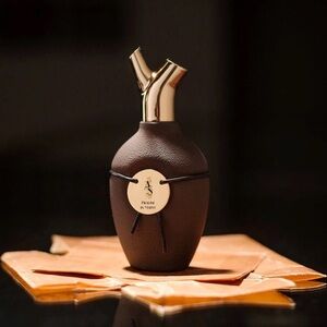 New Scents of Wood Pine in Acacia Retired Perfume Parfum